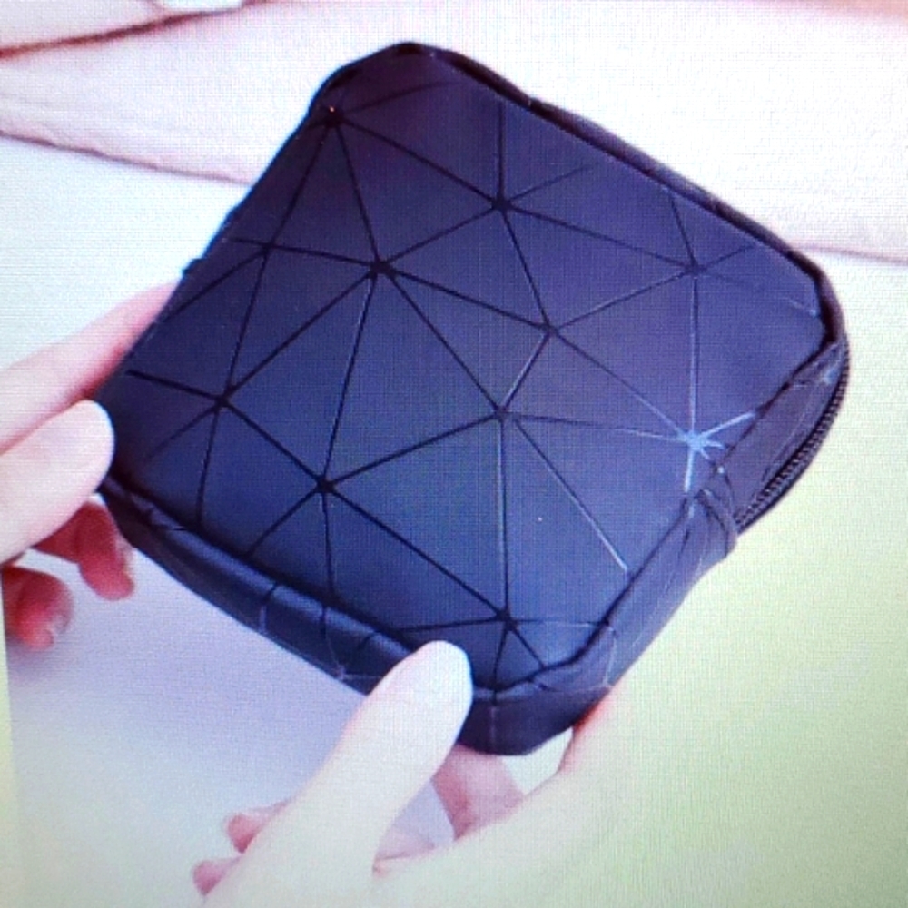 🆕️: WATERPROOF TRAVELING CASE/ ORGANIZING CASE